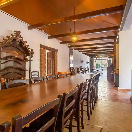 בית נופש Stylish In Its Own Vineyard With Pool